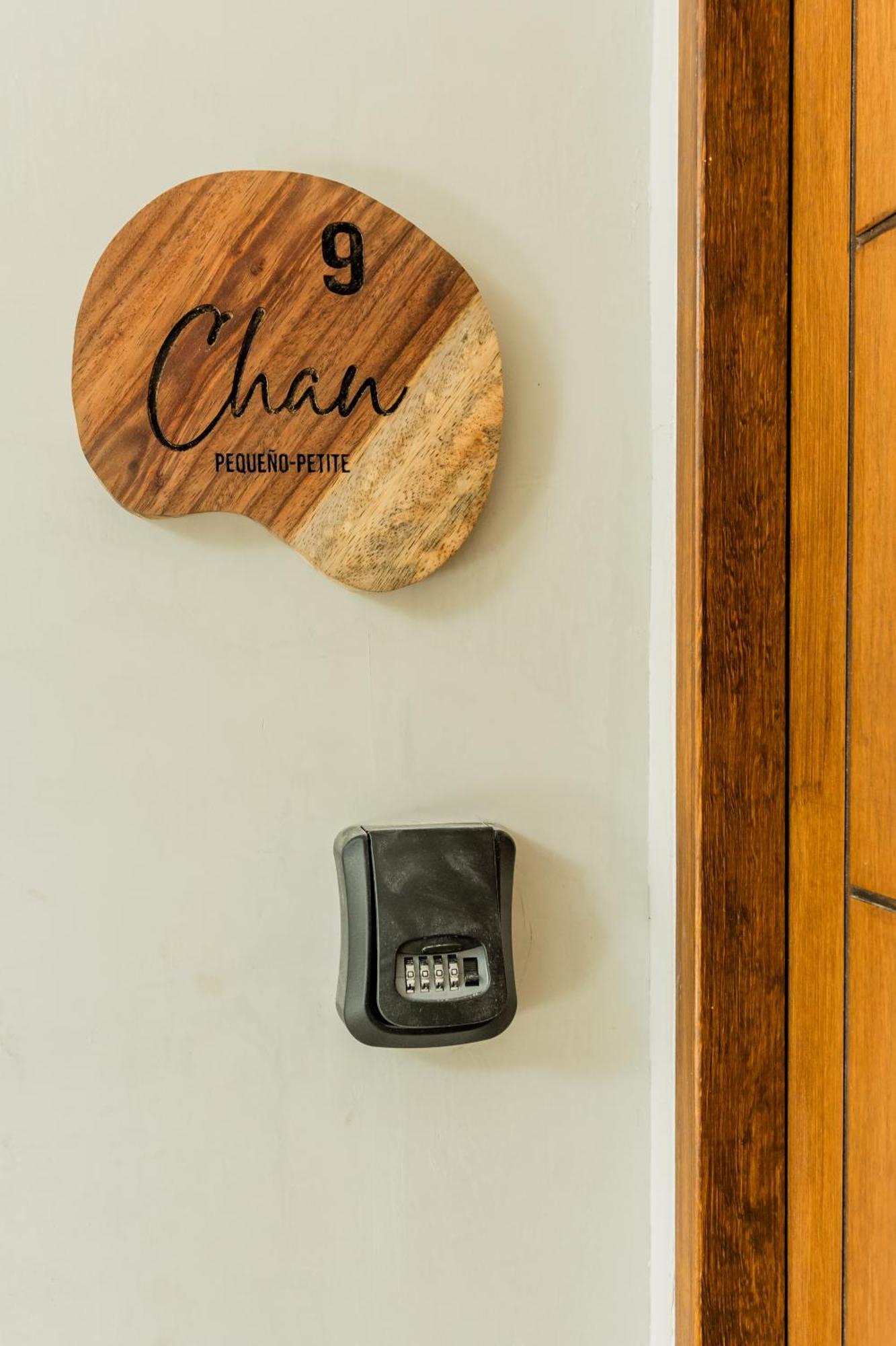*Casa Aluxes- Guesthouse* カンクン エクステリア 写真