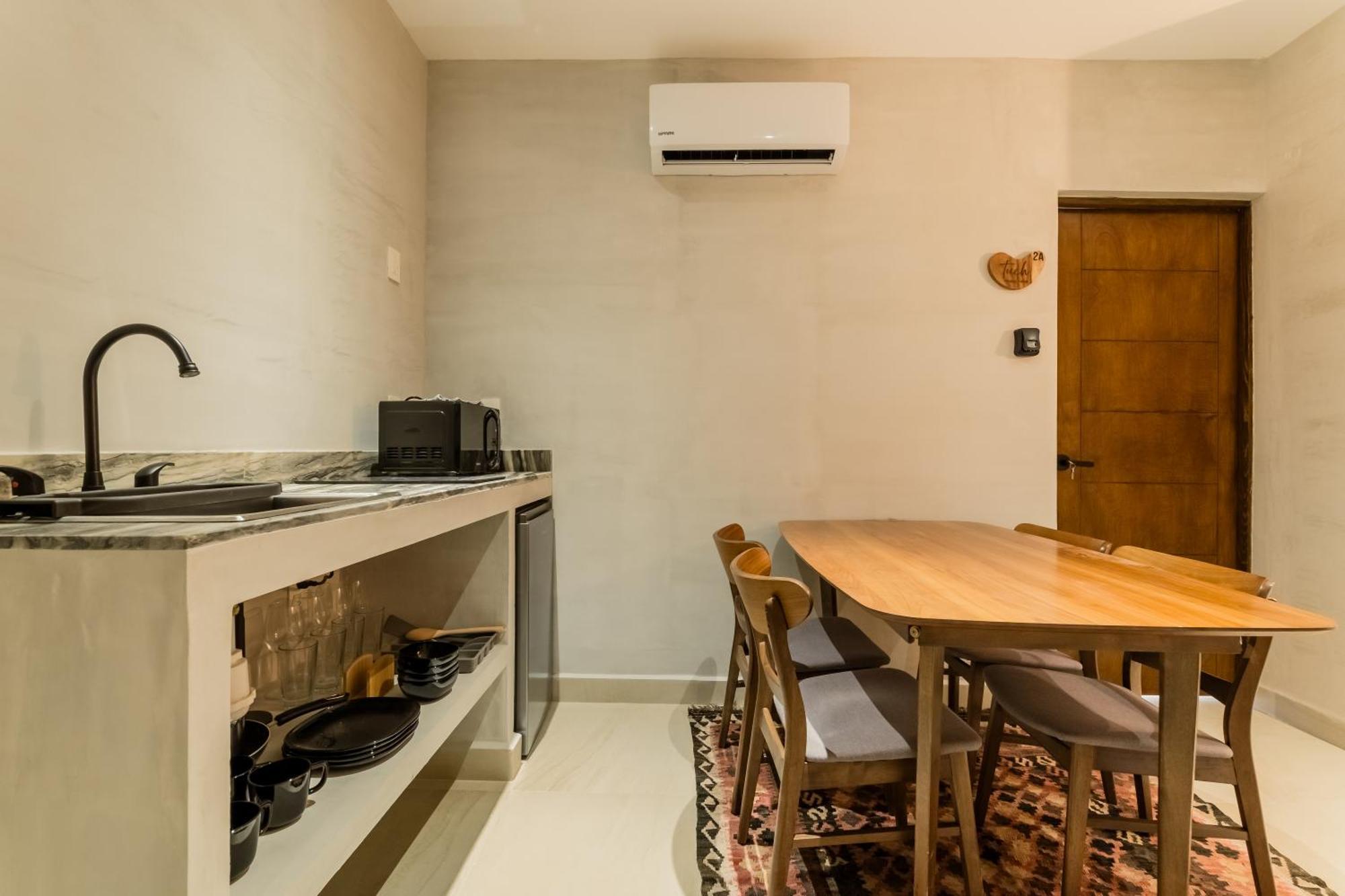 *Casa Aluxes- Guesthouse* カンクン エクステリア 写真